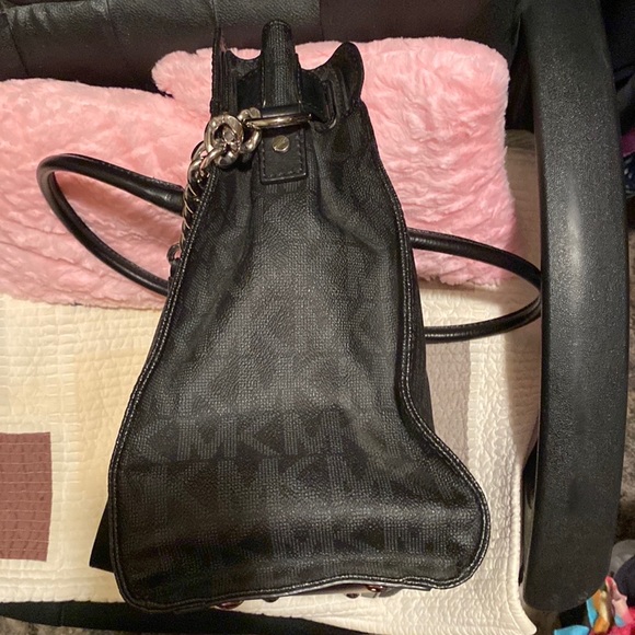 Michael Kors oversized, black with all silver hardware, handles and long strap - Picture 7 of 14